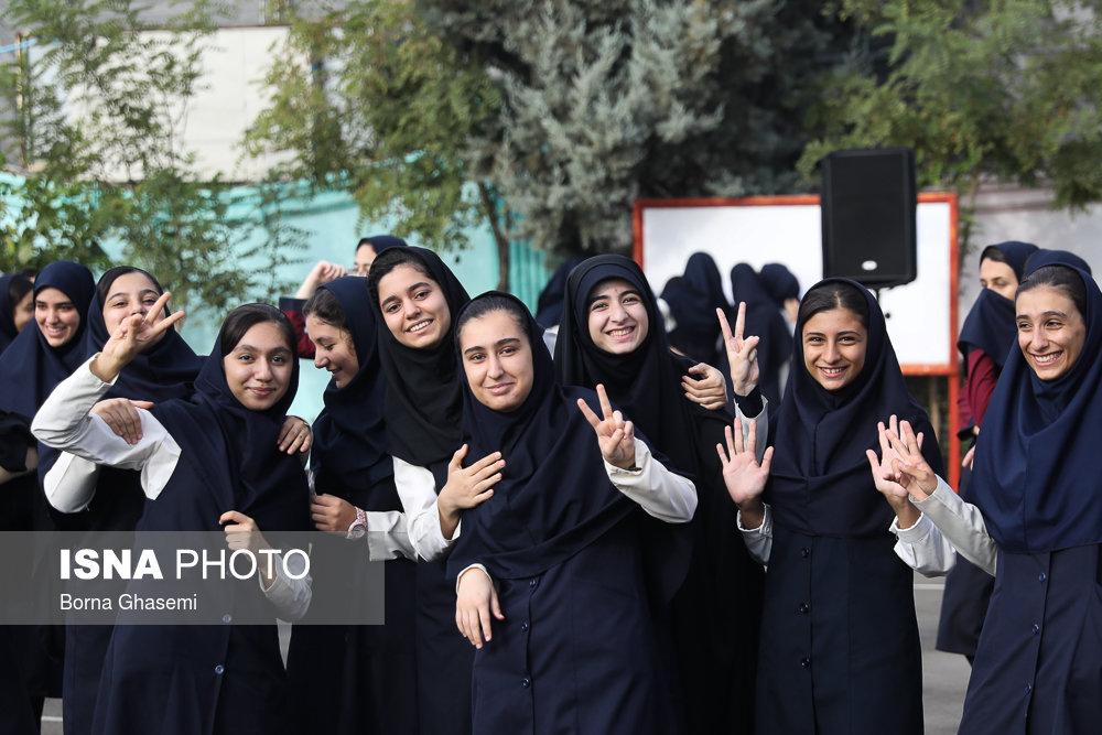 تصاویر بازگشایی مدارس و حسن روحانی,عکسهای روحانی در آئین بازگشایی مدارس,عکس های آغاز سال تحصیلی جدید