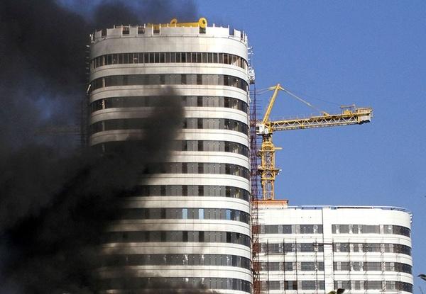 آتش‌سوزی برج نیمه‌کاره در کوهسنگی مشهد,اخبار حوادث,خبرهای حوادث,حوادث امروز
