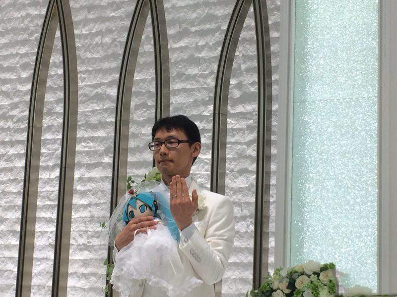 ازدواج مرد ژاپنی با عروسک,اخبار جالب,خبرهای جالب,خواندنی ها و دیدنی ها