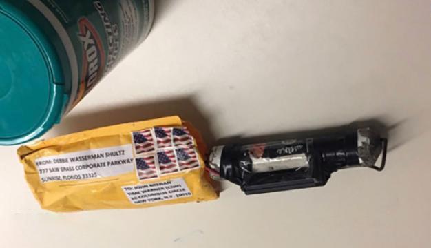تصاویر بسته های بمب در خانه اوباما و کلینتون,عکسهای بسته های انفجاری در خانه اوباما,عکس های بسته بمب در خانه کلینتون