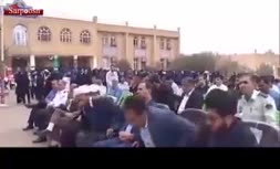 ویدئو/ رقابت عجیب امام جمعه و بخشدار برای تصاحب میکروفون