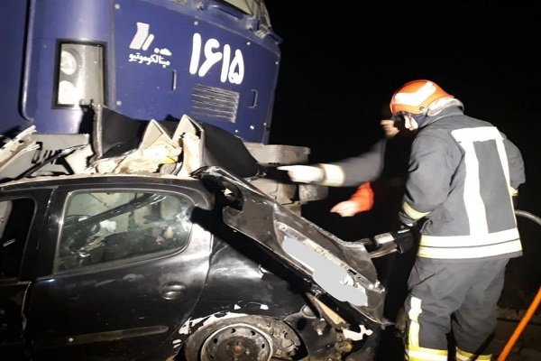 برخورد قطار با ۲۰۶ برخورد قطار با ۲۰۶,اخبار حوادث,خبرهای حوادث,حوادث
