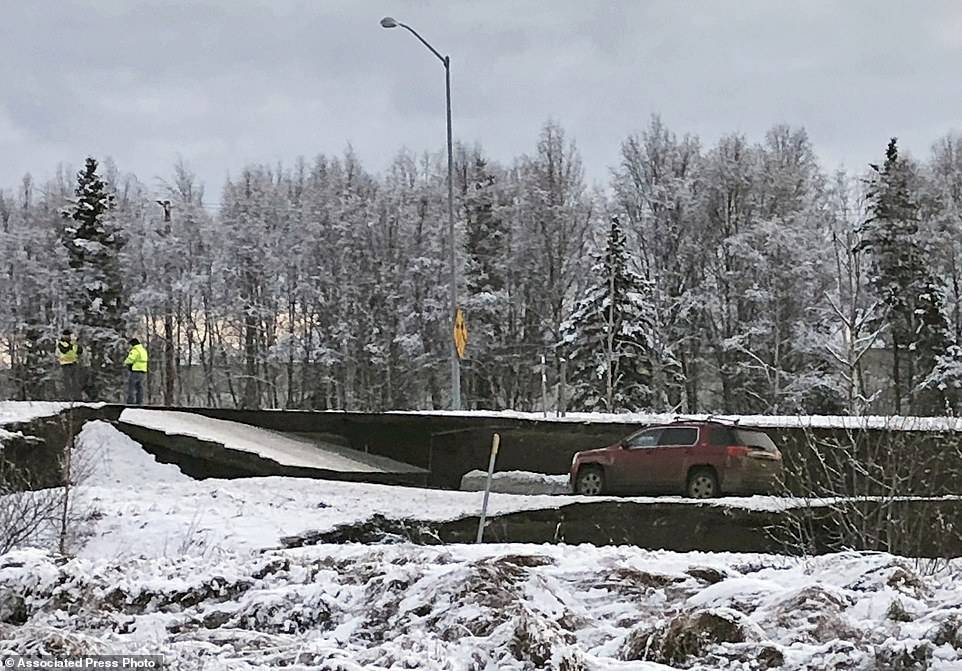 تصاویرجزئیات زلزله ایالت آلاسکا,عکس های خسارات زلزله آلاسکا,تصاویرزلزله هفت ریشتری در آلاسکا