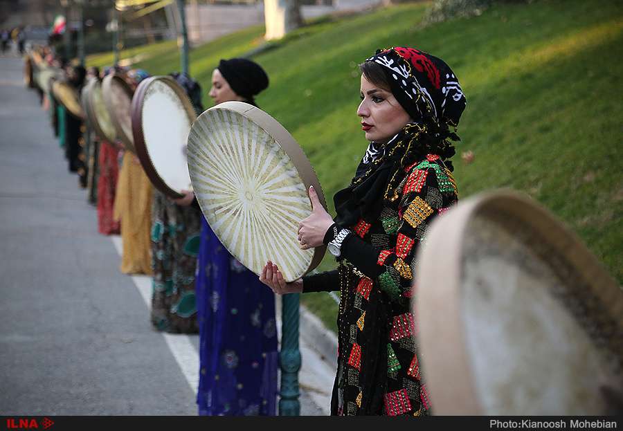 تصاویر جشنواره شکرگزاری انار در تهران,عکسهای جشنواره شکرگزاری انار,تصاویر جشنواره انار اورامانات کرمانشاه