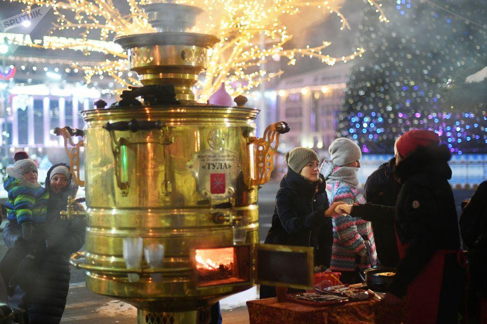 تصاویر جشن سال نو میلادی در روسیه,عکس های جشن سال 2019 در روسیه،عکس های کشور روسیه در آستانه سال 2019