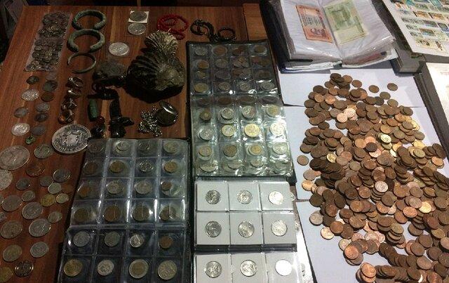 کشف اشیای عتیقه به ارزش بیش از 100 میلیارد ریال در گلستان کشف اشیای عتیقه به ارزش بیش از 100 میلیارد ریال در گلستان