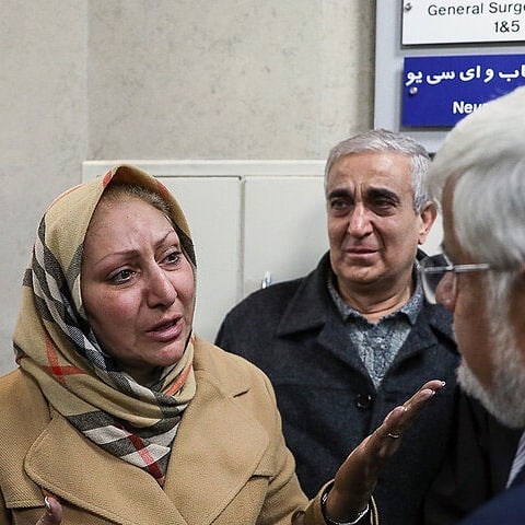 دیدار محمدرضا عارف با مادر یکی از دانشجویان حادثه‌دیده دانشگاه آزاد,اخبار دانشگاه,خبرهای دانشگاه,دانشگاه