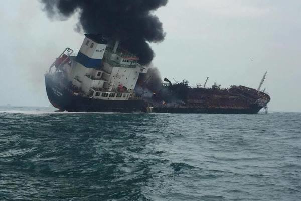 سوختن کشتی در آب های هنگ کنگ,اخبار حوادث,خبرهای حوادث,حوادث