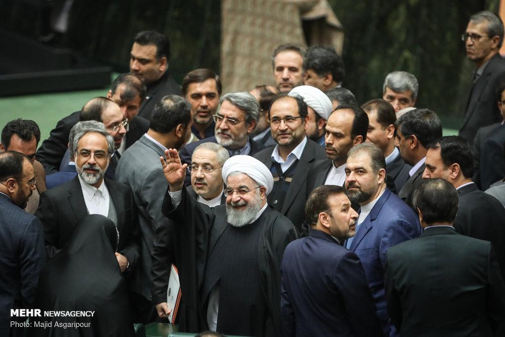 تصاویر تقدیم لایحه بودجه 98,عکس های حسن روحانی در مجلس برای تقدیم لایحه بودجه 98,تصاویر رئیس جمهور در مجلس