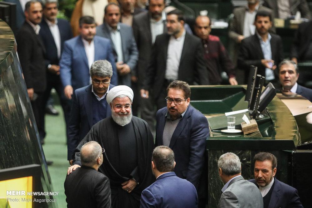 تصاویر تقدیم لایحه بودجه 98,عکس های حسن روحانی در مجلس برای تقدیم لایحه بودجه 98,تصاویر رئیس جمهور در مجلس