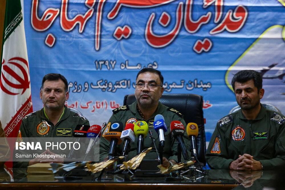تصاویر هشتمین رزمایش هوایی فدائیان حریم ولایت تصاویر هشتمین رزمایش هوایی فدائیان حریم ولایت,عکس های رزمایش فدائیان حریم ولایت,تصاویر رزم هوایی نیروی ارتش