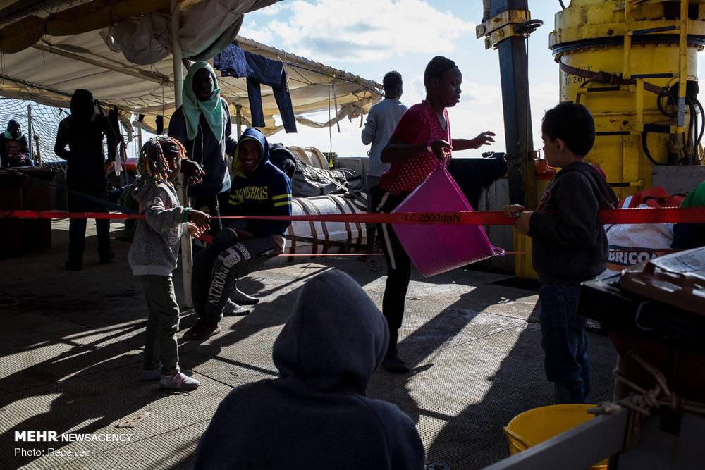 تصاویر مهاجران نجات یافته آفریقایی,عکس های مهاجران آفریقایی,تصاویر مهاجران آفریقایی در مدیترانه