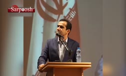 فیلم/ پاره کردن متن سخنرانی توسط استاد دانشگاه تهران در اعتراض به تبعیضها
