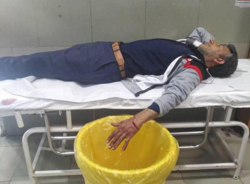 یک معتاد با چاقو کارمند شهرداری شیراز را مجروح کرد / تهدید کارکنان با سرنگ آلوده به ویروس ایدز