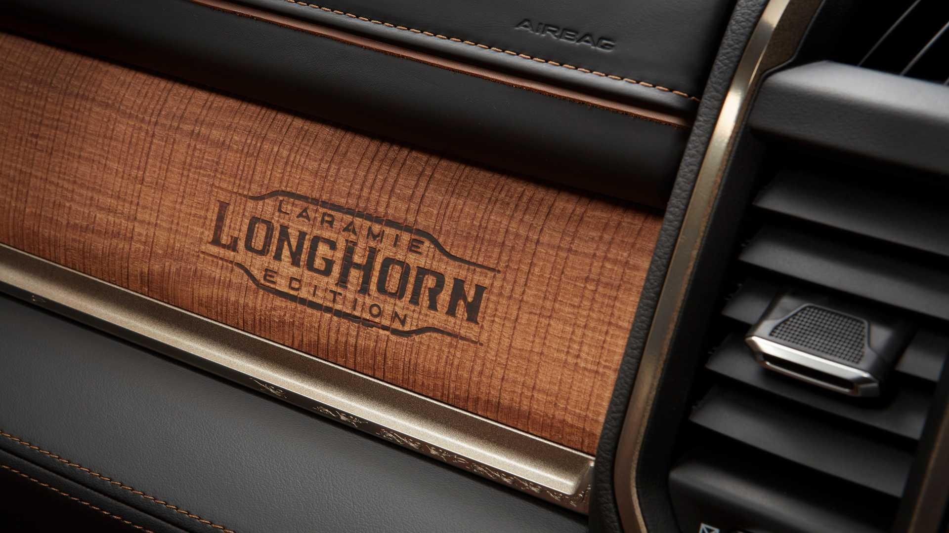 وانت لارامی لانگهورن 2019 وانت لارامی لانگهورن 2019,اخبار خودرو,خبرهای خودرو,مقایسه خودرو