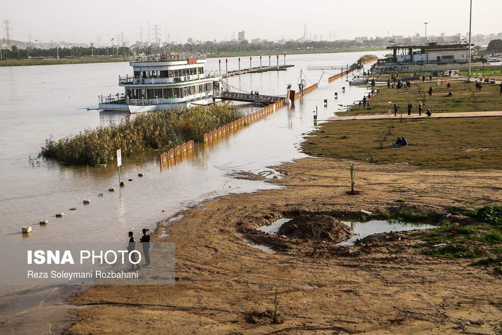 تصاویر رود کارون در بهمن 97,عکس های رود کارون پس از بارش باران در بهمن ماه,عکس های حضور مردم اهواز در رودخانه کارون