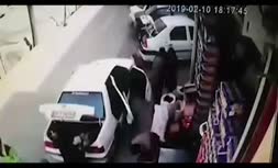 ویدئو/ له شدن زن و شوهر زیر خودرو بر اثر استارت زدن کودک در نجف آباد اصفهان