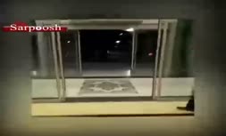 فیلم/ آیت الله جزایری در بازگشت از سفر انگلیس؛ استقبال و دست بوسی امام از جمعه اهواز