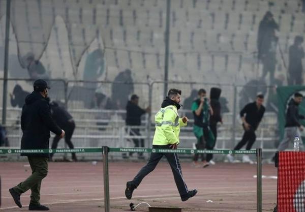 حمله هواداران به نیمکت المپیاکوس,اخبار فوتبال,خبرهای فوتبال,حواشی فوتبال