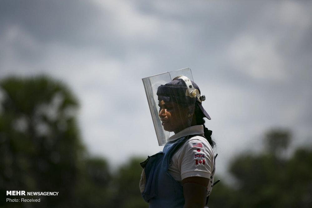 عکس زنان خنثی کننده مین در سریلانکا‎,تصاویر زنان خنثی کننده مین در سریلانکا‎,عکس خنثی کردن مین درسریلانکا