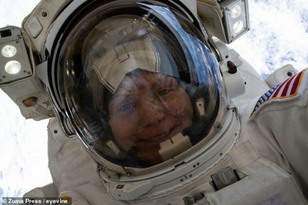 تصاویر سلفی فضانوران تصاویر سلفی فضانوران,اخبار علمی,خبرهای علمی,نجوم و فضا