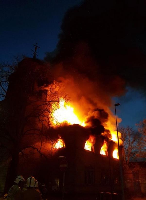 آتش‌سوزی در کلیسای سنت ایوانجلیست انگلیس,اخبار حوادث,خبرهای حوادث,حوادث امروز