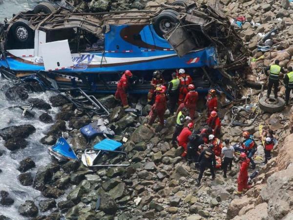 تصادف اتوبوس در بولیوی,اخبار حوادث,خبرهای حوادث,حوادث طبیعی