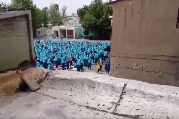 چه کسی ساسی مانکن را جایگزین شجریان کرد؟