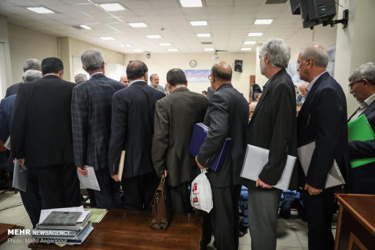 تصاویر محمدهادی رضوی در دادگاه,عکس های محمدهادی رضوی متهم بانک سرمایه,تصاویر دادگاه متهمین بانک سرمایه