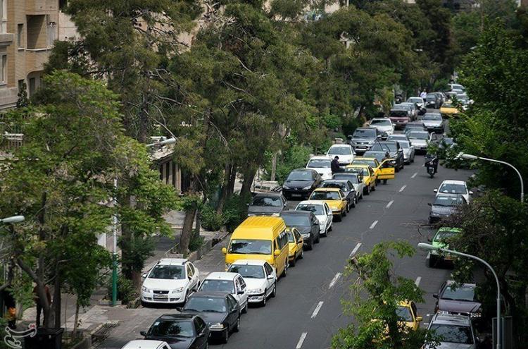 تصاویر صف مقابل پمپ بنزین در ایران,عکس های مردم ایران در صف بنزین,تصاویری از صف بستن ماشین ها برای بنزین