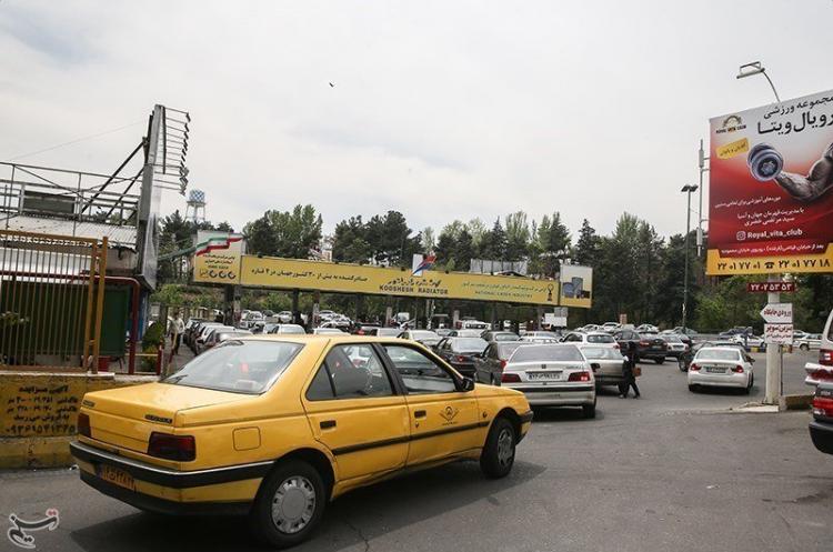 تصاویر صف مقابل پمپ بنزین در ایران,عکس های مردم ایران در صف بنزین,تصاویری از صف بستن ماشین ها برای بنزین