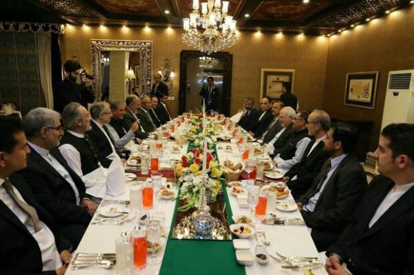 ظریف در ضیافت افطار وزیر خارجه پاکستان,اخبار سیاسی,خبرهای سیاسی,سیاست خارجی