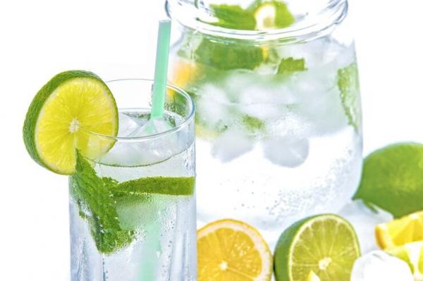 نوشیدن آب با برش‌های لیمو,اخبار پزشکی,خبرهای پزشکی,مشاوره پزشکی