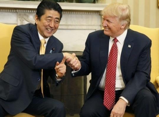 دونالد ترامپ و نخست‌وزیر ژاپن,اخبار سیاسی,خبرهای سیاسی,سیاست خارجی