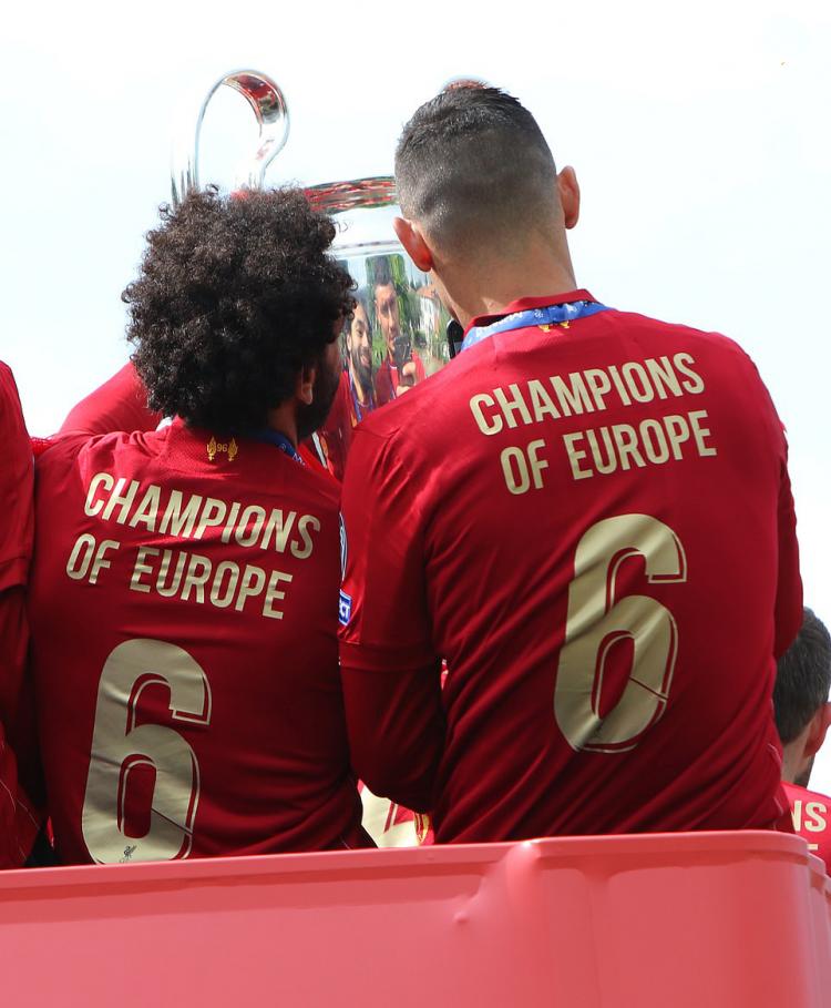 تصاویر استقبال مردم لیورپول از تیم خود,عکس های قهرمان لیگ اروپا,تصاویر یورگن کلوپ