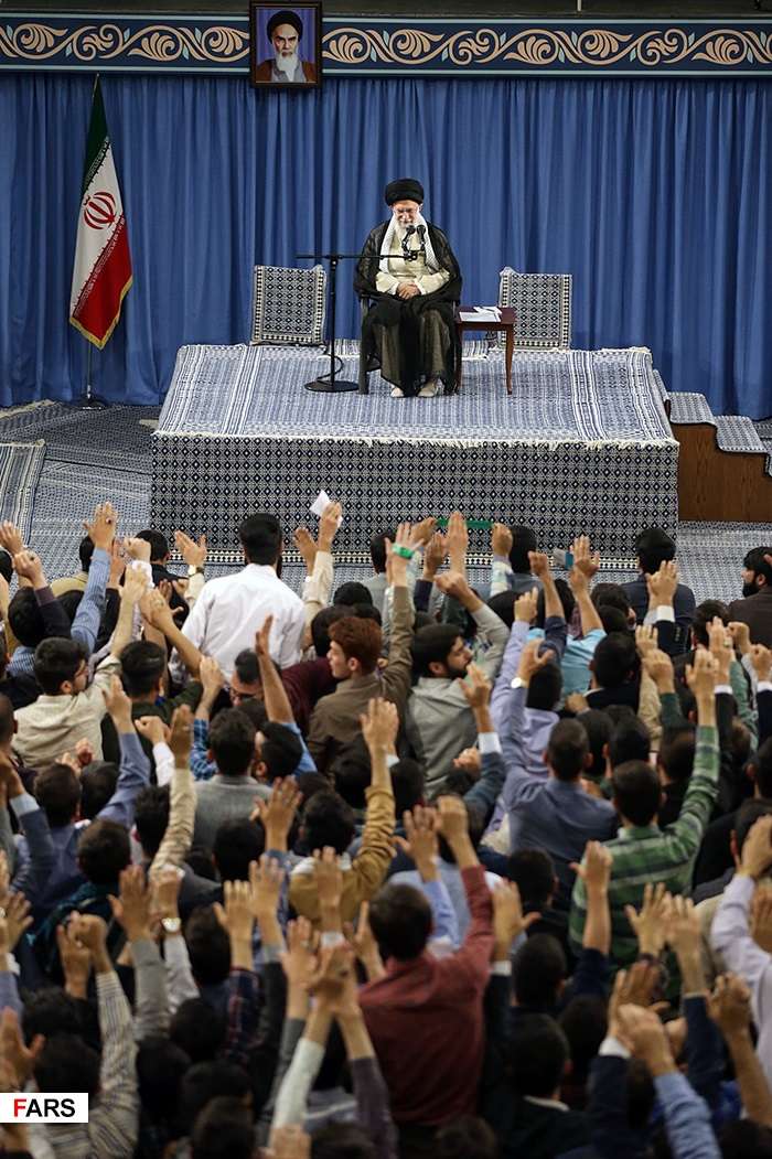 تصاویر دیدار دانشجویان با رهبر معظم انقلاب اسلامی تصاویر دیدار دانشجویان با رهبر معظم انقلاب اسلامی,عکس های آیت الله خامنه ای,تصاویر دانشجویان و رهبر انقلاب