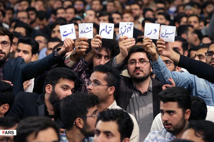 تصاویر دیدار دانشجویان با رهبر معظم انقلاب اسلامی تصاویر دیدار دانشجویان با رهبر معظم انقلاب اسلامی,عکس های آیت الله خامنه ای,تصاویر دانشجویان و رهبر انقلاب