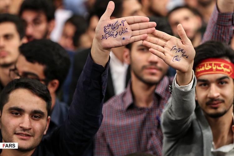 تصاویر دیدار دانشجویان با رهبر معظم انقلاب اسلامی تصاویر دیدار دانشجویان با رهبر معظم انقلاب اسلامی,عکس های آیت الله خامنه ای,تصاویر دانشجویان و رهبر انقلاب