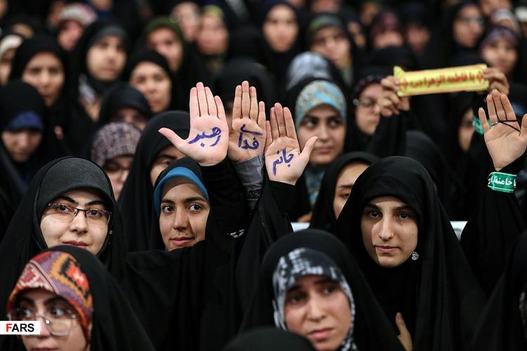 تصاویر دیدار دانشجویان با رهبر معظم انقلاب اسلامی تصاویر دیدار دانشجویان با رهبر معظم انقلاب اسلامی,عکس های آیت الله خامنه ای,تصاویر دانشجویان و رهبر انقلاب