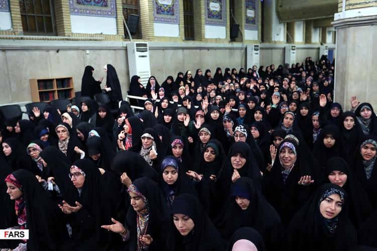 تصاویر دیدار دانشجویان با رهبر معظم انقلاب اسلامی تصاویر دیدار دانشجویان با رهبر معظم انقلاب اسلامی,عکس های آیت الله خامنه ای,تصاویر دانشجویان و رهبر انقلاب