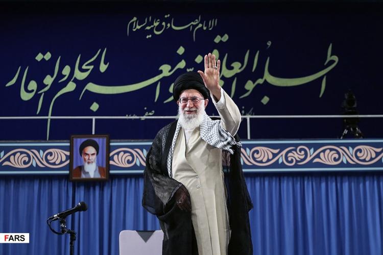 تصاویر دیدار دانشجویان با رهبر معظم انقلاب اسلامی تصاویر دیدار دانشجویان با رهبر معظم انقلاب اسلامی,عکس های آیت الله خامنه ای,تصاویر دانشجویان و رهبر انقلاب