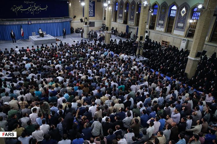 تصاویر دیدار دانشجویان با رهبر معظم انقلاب اسلامی تصاویر دیدار دانشجویان با رهبر معظم انقلاب اسلامی,عکس های آیت الله خامنه ای,تصاویر دانشجویان و رهبر انقلاب