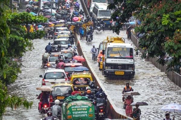بارش باران در بمبئی,اخبار حوادث,خبرهای حوادث,حوادث طبیعی