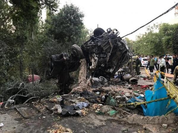 تصادف مرگبار کامیون با دیوار باغ سفارت روسیه,اخبار حوادث,خبرهای حوادث,حوادث