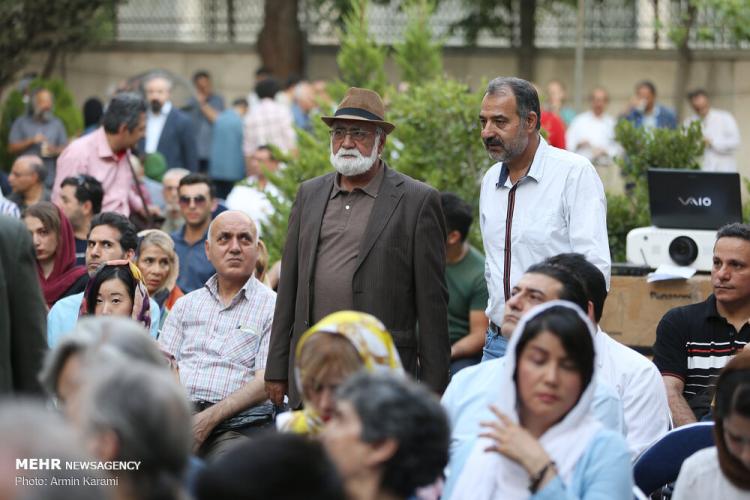 تصاویر مراسم بزرگداشت عباس کیارستمی,عکس های هنرمندان در بزرگداشت عباس کیارستمی,تصاویر هنرمندان ایران