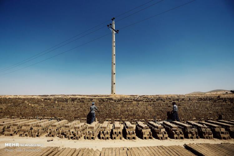 تصاویر کارگران فصلی تصاویر کارگران فصلی,عکس های کارگران فصلی,تصاویر کورههای آجرپزی همدان
