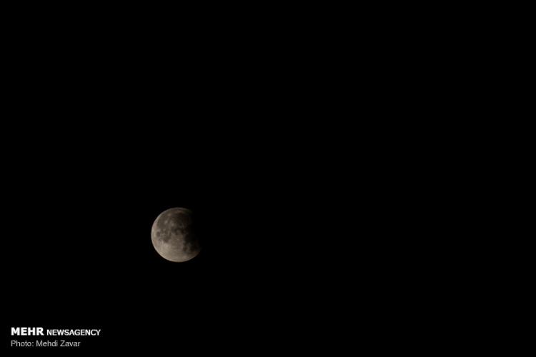 تصاویر ماه گرفتگی در آسمان ایران,تصاویر ماه گرفتگی در آسمان آذربایجان غربی,عکس های ماه گرفتگی