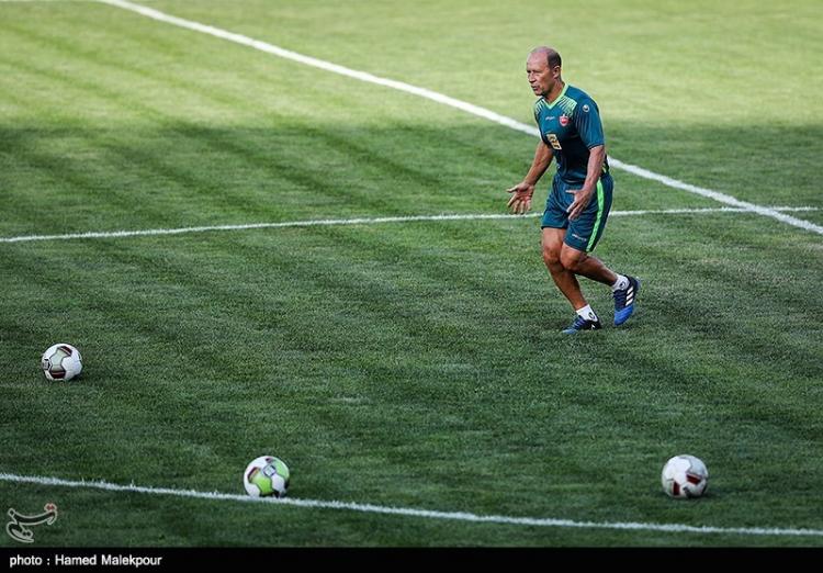 تصاویر گابریل کالدرون در تمرین پرسپولیس تصاویر گابریل کالدرون در تمرین پرسپولیس,عکس های تمرینات پرسپولیس با گابریل کالدرون,تصاویر گابریل کالدرون