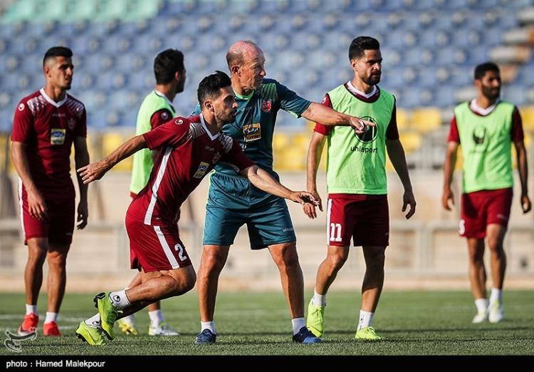 تصاویر گابریل کالدرون در تمرین پرسپولیس تصاویر گابریل کالدرون در تمرین پرسپولیس,عکس های تمرینات پرسپولیس با گابریل کالدرون,تصاویر گابریل کالدرون