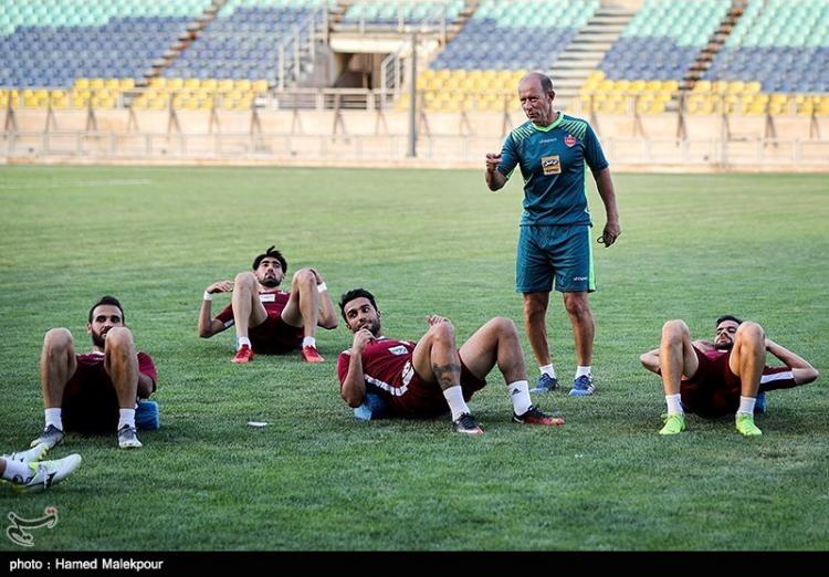تصاویر گابریل کالدرون در تمرین پرسپولیس تصاویر گابریل کالدرون در تمرین پرسپولیس,عکس های تمرینات پرسپولیس با گابریل کالدرون,تصاویر گابریل کالدرون